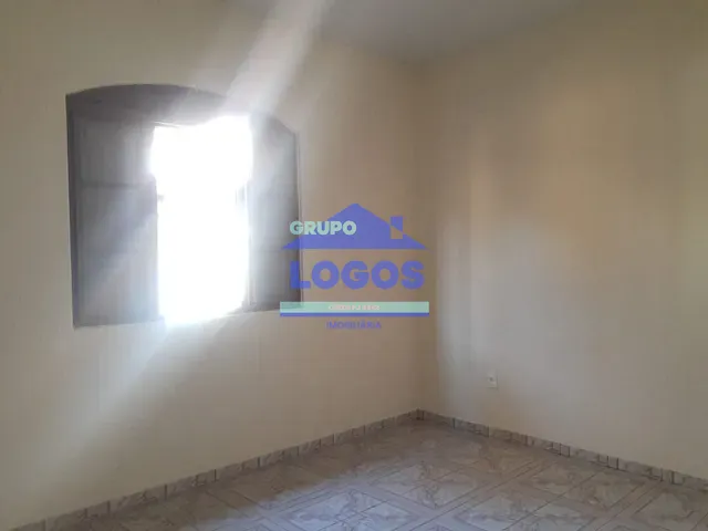 Casa com 360m² 3 quartos e 1 banheiro, para alugar, no bairro Petrópolis em João Monlevade