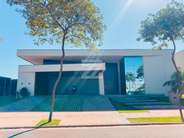 Casa com 925m² 4 quartos e 5 banheiros, à venda, no bairro Hectares Park & Resort em Dourados