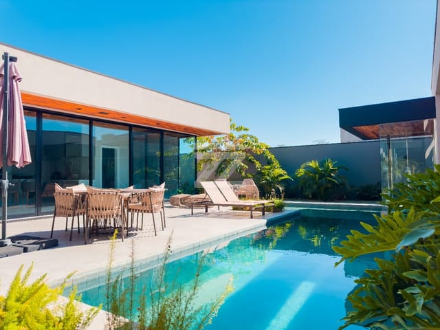 Casa com 925m² 4 quartos e 5 banheiros, à venda, no bairro Hectares Park & Resort em Dourados