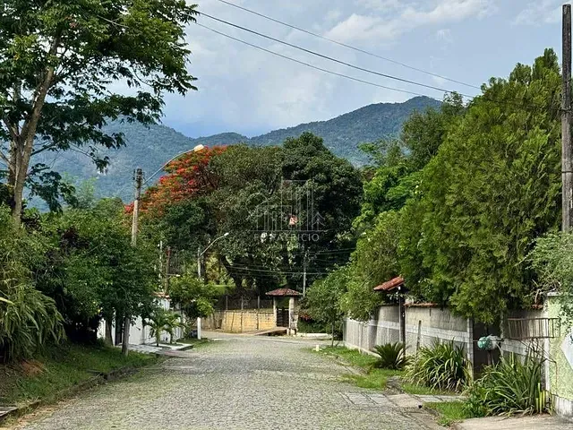 Casa com 880m² 4 quartos e 2 banheiros, à venda, no bairro Caneca Fina em Guapimirim
