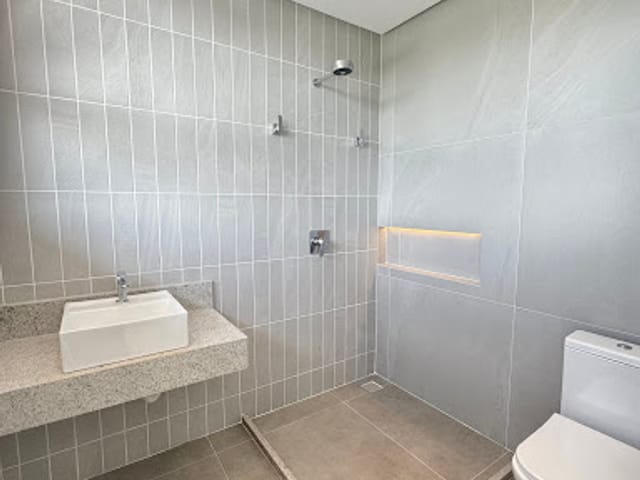 Casa com 467m² 4 quartos e 4 banheiros, à venda, no bairro Manoel Plaza em Serra