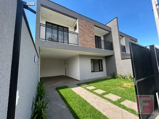 Sobrado 3 quartos e 3 banheiros, à venda, no bairro Centro em Itapoá