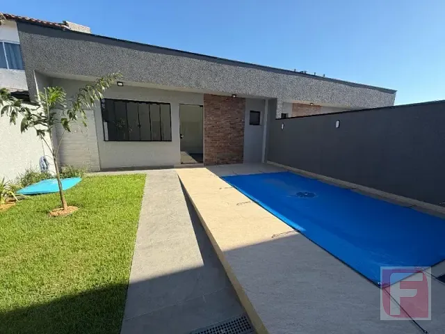 Sobrado 3 quartos e 3 banheiros, à venda, no bairro Centro em Itapoá