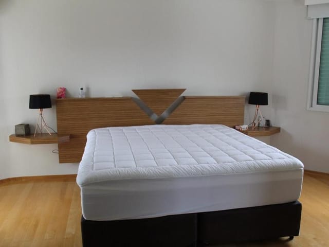 Casa com 450m² 4 quartos e 3 banheiros, à venda ou para alugar, no bairro Conjunto Residencial Esplanada do Sol em São José dos Campos