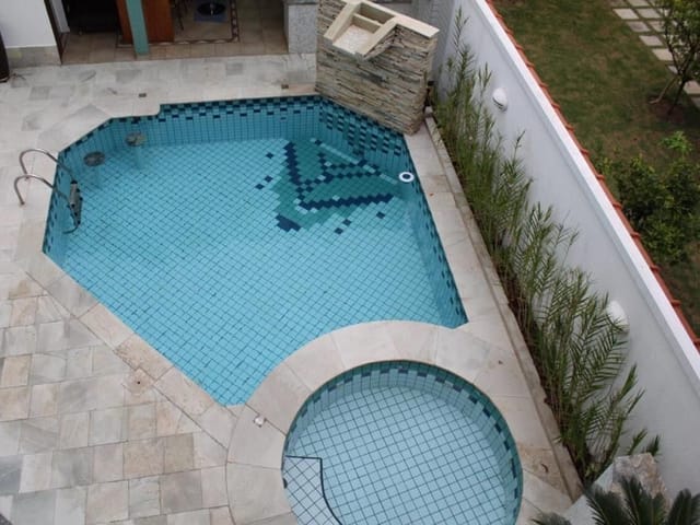 Casa com 450m² 4 quartos e 3 banheiros, à venda ou para alugar, no bairro Conjunto Residencial Esplanada do Sol em São José dos Campos