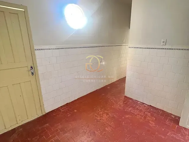Casa 3 quartos e 1 banheiro, à venda, no bairro Centro em Valença