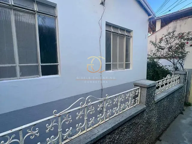 Casa 3 quartos e 1 banheiro, à venda, no bairro Centro em Valença