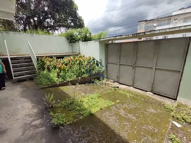 Casa com 500m² 2 quartos e 1 banheiro, à venda, no bairro Jardim Shangrilá (Zona Sul) em São Paulo