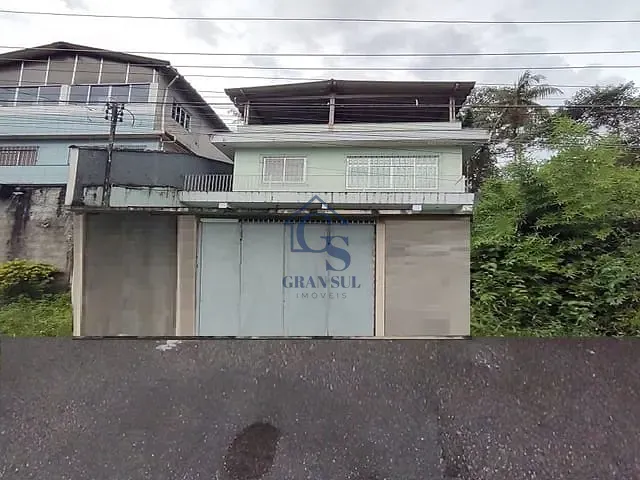 Casa com 500m² 2 quartos e 1 banheiro, à venda, no bairro Jardim Shangrilá (Zona Sul) em São Paulo