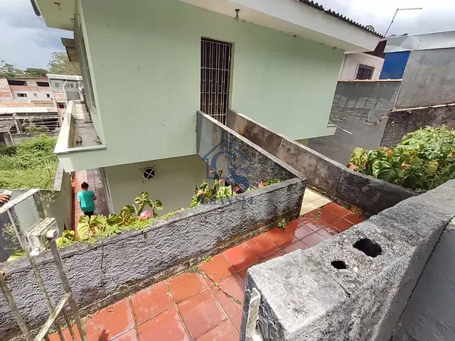 Casa com 500m² 2 quartos e 1 banheiro, à venda, no bairro Jardim Shangrilá (Zona Sul) em São Paulo