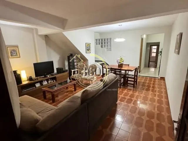 Casa 4 quartos e 3 banheiros, à venda, no bairro Vila Araguaia em São Paulo