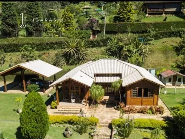 Casa com 1630m² 4 quartos e 2 banheiros, à venda, no bairro Mury em Estrada Vereador Eugênio Guilherme Spitz