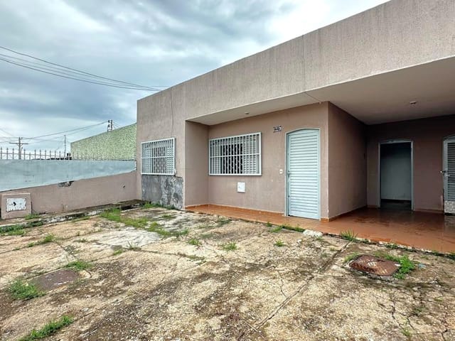 Casa 3 quartos e 1 banheiro, à venda, no bairro Taguatinga Norte (Taguatinga) em Brasília