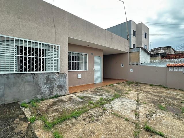 Casa 3 quartos e 1 banheiro, à venda, no bairro Taguatinga Norte (Taguatinga) em Brasília
