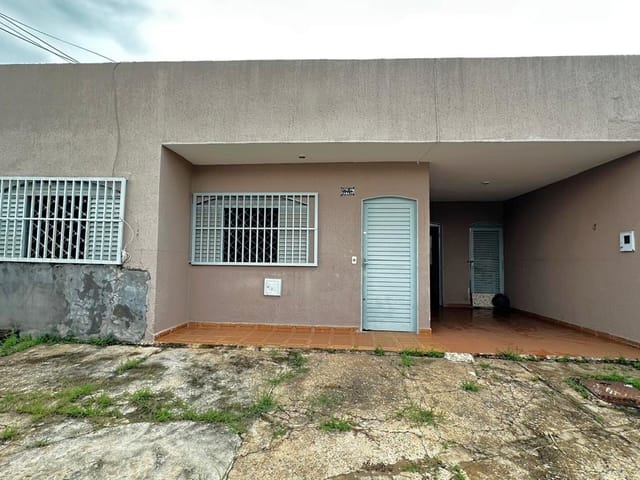Casa 3 quartos e 1 banheiro, à venda, no bairro Taguatinga Norte (Taguatinga) em Brasília