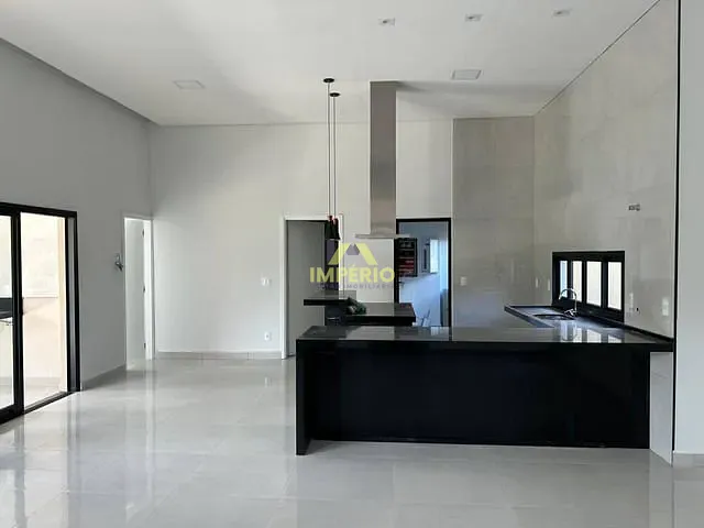 Casa com 332m² 3 quartos e 2 banheiros, à venda, no bairro Residencial Lagos D'Icaraí em Salto