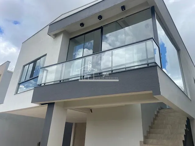 Casa com 360m² 3 quartos e 5 banheiros, à venda, no bairro City Uberlândia em Uberlândia