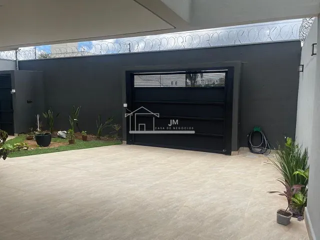 Casa com 360m² 3 quartos e 5 banheiros, à venda, no bairro City Uberlândia em Uberlândia