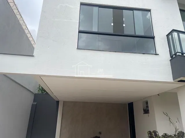 Casa com 360m² 3 quartos e 5 banheiros, à venda, no bairro City Uberlândia em Uberlândia