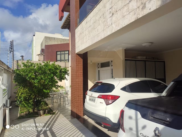 Casa com 400m² 3 quartos e 4 banheiros, à venda, no bairro Farolândia em Aracaju