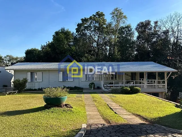 Casa 6 quartos e 3 banheiros, à venda, no bairro Imigrantes em Concórdia