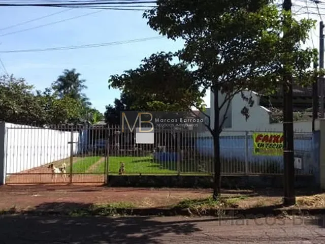 Casa com 456m², à venda, no bairro Aeroporto em Londrina
