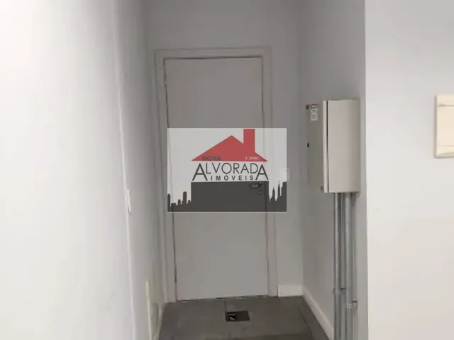 Sala com 75m², para alugar, no bairro Vila Leopoldina em São Paulo