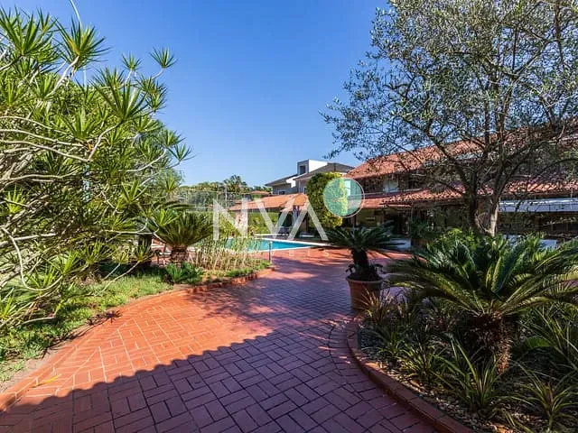Casa com 2600m² 5 quartos e 10 banheiros, à venda, no bairro Barra da Tijuca em Rio de Janeiro