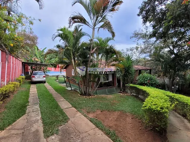 Casa com 1080m² 3 quartos e 2 banheiros, à venda, no bairro Vila Maria Regina em Juatuba