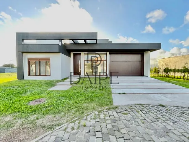 Casa com 600m² 4 quartos e 4 banheiros, à venda, no bairro Centro em Xangri-Lá