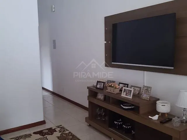 Casa com 300m² 6 quartos e 2 banheiros, à venda, no bairro Jardim Campos Elísios em Poços de Caldas