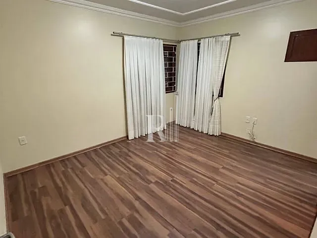 Casa com 585m² 3 quartos e 4 banheiros, à venda, no bairro Universitário em Tijucas