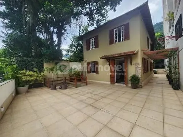 Casa com 550m² 6 quartos e 6 banheiros, à venda, no bairro Jardim Botânico em Rio de Janeiro