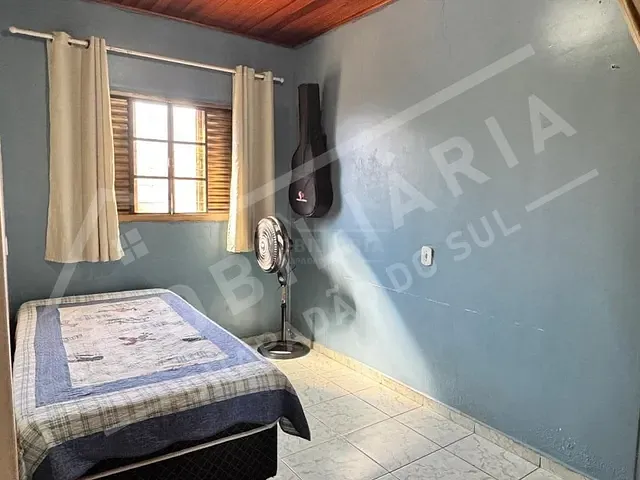 Casa 4 quartos e 1 banheiro, à venda, no bairro FLAMBOYANT em Chapadão do Sul