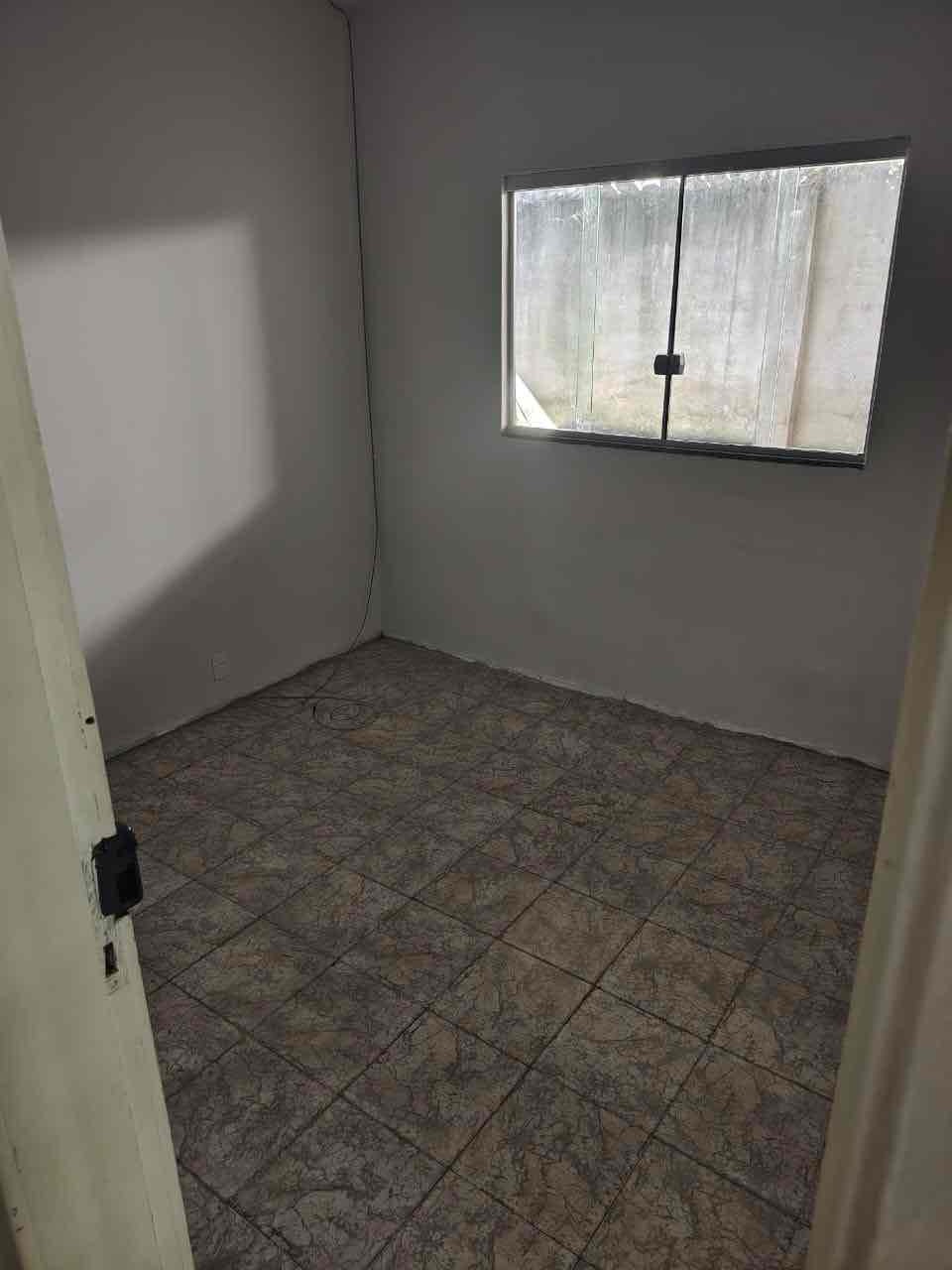 Casa para alugar com 2 quartos, 10m² - Foto 6