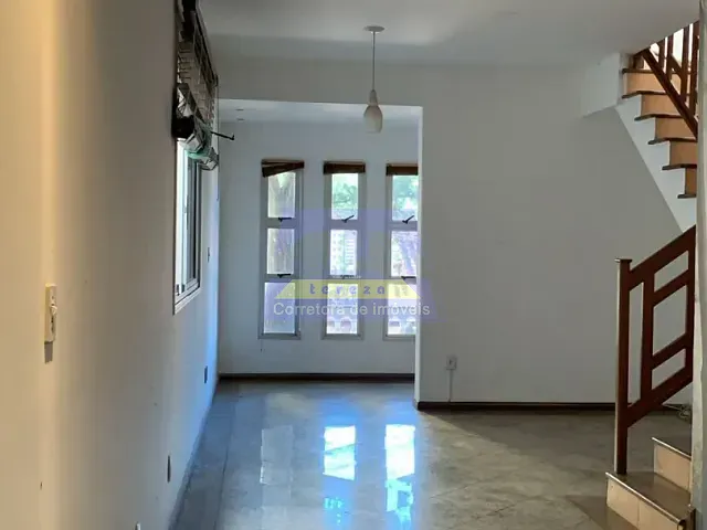 Casa com 318m² 3 quartos e 3 banheiros, para alugar, no bairro Centro em Itabira