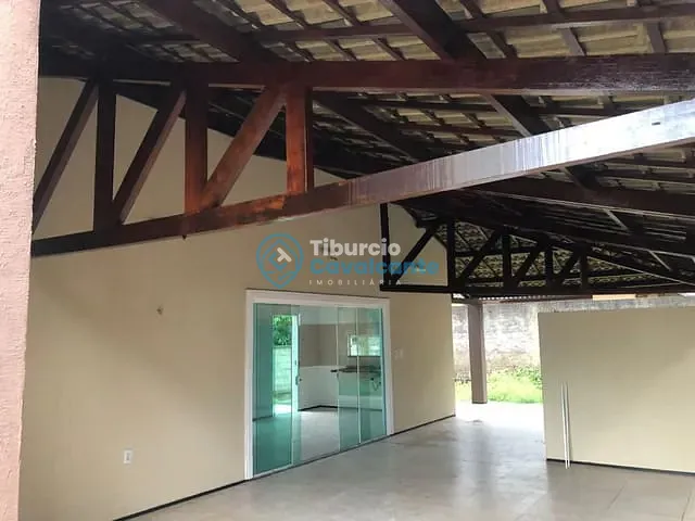Casa com 360m² 4 quartos e 4 banheiros, à venda, no bairro Parque Iracema em Maranguape