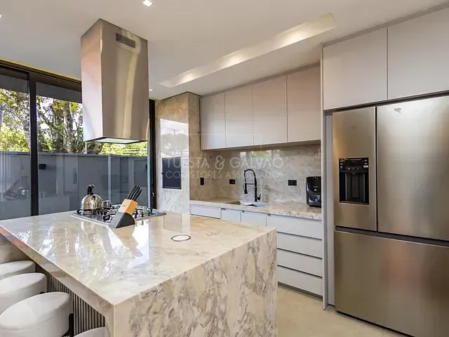 Casa com 167m² 3 quartos e 4 banheiros, à venda, no bairro Pilarzinho em Curitiba