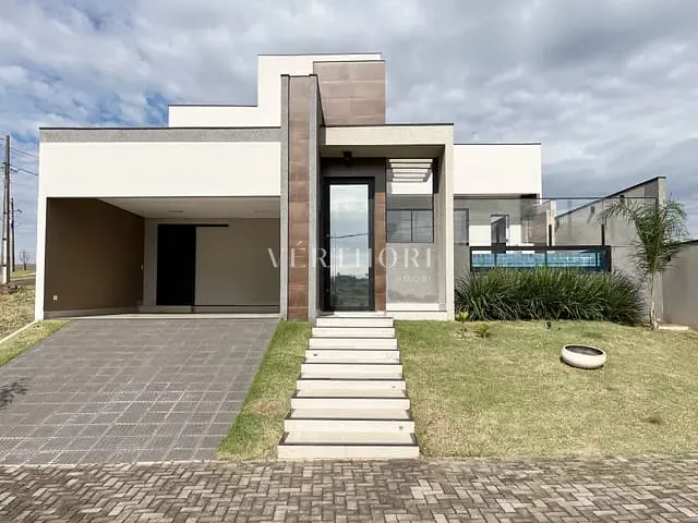 Casa com 328m² 3 quartos e 4 banheiros, à venda, no bairro Jardim Tarobá em Cambé