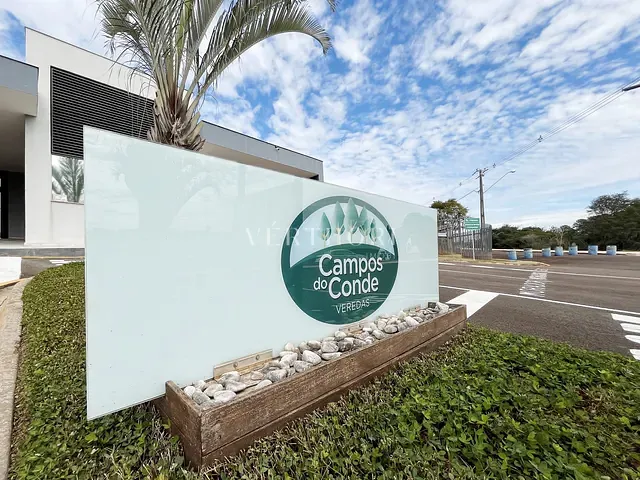 Casa com 328m² 3 quartos e 4 banheiros, à venda, no bairro Jardim Tarobá em Cambé