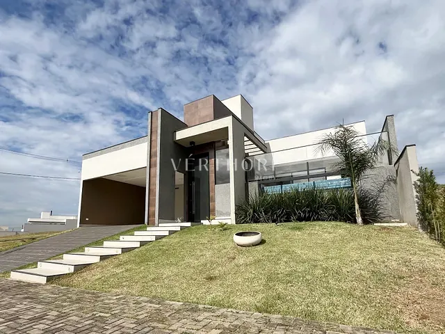 Casa com 328m² 3 quartos e 4 banheiros, à venda, no bairro Jardim Tarobá em Cambé