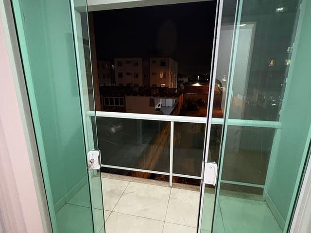 Casa com 55m² 2 quartos e 1 banheiro, para alugar, no bairro Coqueiros em Florianópolis