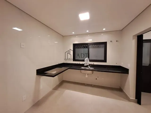 Casa com 303m² 3 quartos e 1 banheiro, à venda, no bairro Fazenda Rodeio em Mogi das Cruzes