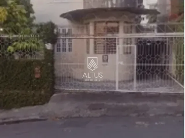 Casa 3 quartos e 3 banheiros, à venda, no bairro Graça em Salvador