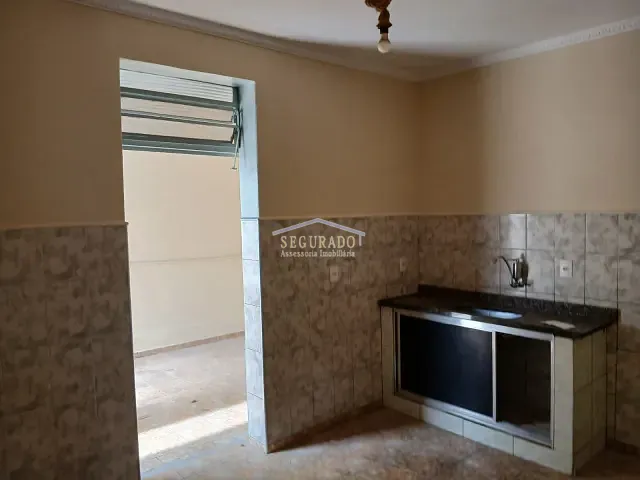 Casa 3 quartos e 2 banheiros, para alugar, no bairro Vila Pompéia em Campinas