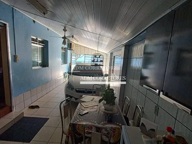 Casa com 300m² 2 quartos e 2 banheiros, à venda, no bairro Vila Monte Carlo em Cachoeirinha
