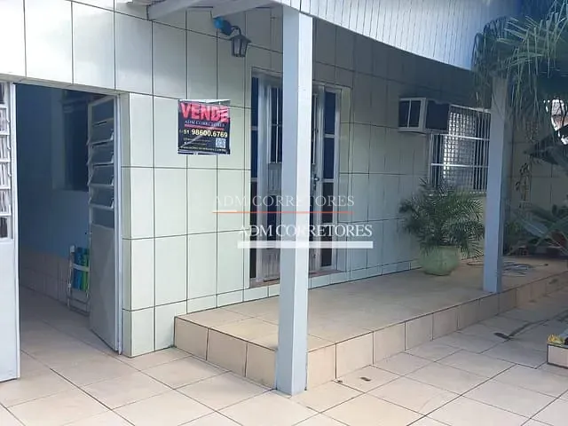 Casa com 300m² 2 quartos e 2 banheiros, à venda, no bairro Vila Monte Carlo em Cachoeirinha