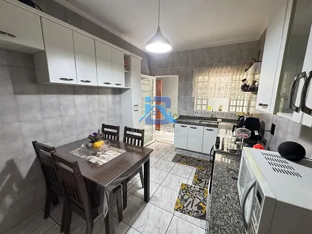 Casa com 125m² 3 quartos e 2 banheiros, à venda, no bairro Loteamento Rei de Ouro em Itatiba