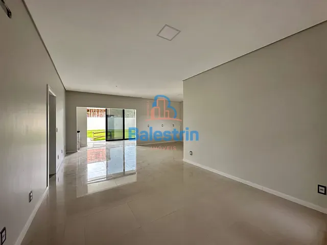 Casa 3 quartos e 2 banheiros, à venda, no bairro Jardim das Hortências em Fraiburgo