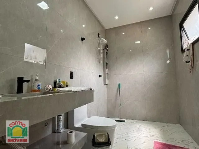 Casa com 300m² 3 quartos e 3 banheiros, à venda, no bairro Residencial Campos Do Jordão em Anápolis